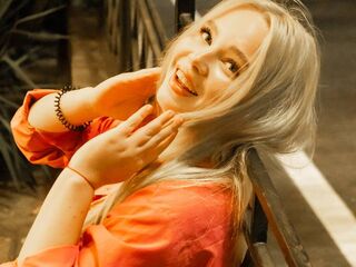 naughty camgirl masturbating with vibrator EstellaLugabihl