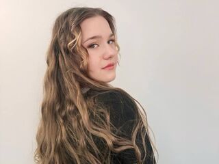 hot naked camgirl GrayceSerrell