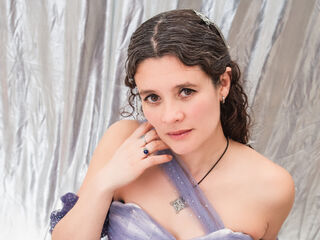 girl IrisMontes