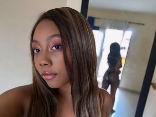 naked cam girl fingering pussy IsaBonita