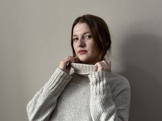 camwhore fingering shaved pussy JeannineHerzog