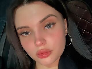 camgirl shaving pussy JessWebsster