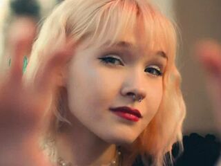 camwhore fingering pussy KarlaFriedline