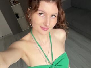 naked camgirl KarmenZeinert