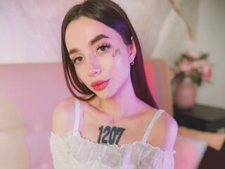 shaved pussy webcam KimLyn