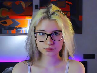 naked cam girl photo KiraSerene