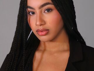 camgirl showing tits KloeBenetti
