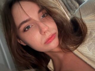 nude webcamgirl KyungInguardsen