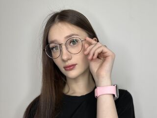 camgirl playing with sextoy LatriciaSuet