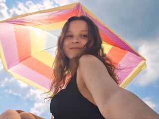 mastubating web cam girl LauraJulian
