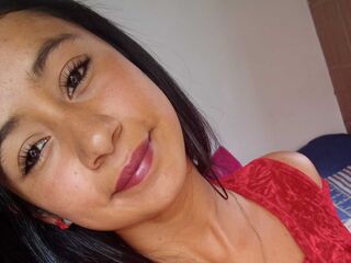 camwhore fingering shaved pussy LausLopez