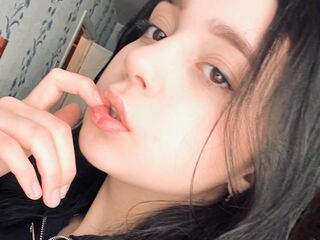 girl cam LeotaBienvenu