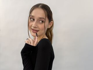 naked camgirl masturbating with dildo LindsayErhart