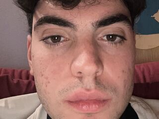 naked camgirl masturbating with dildo LucaRovet