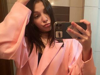 nude webcam girl photo LucileVerlin