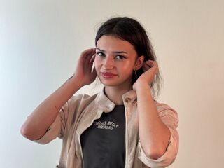 sexy cam girl picture LucyBarcenas