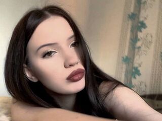 free online chat MadelineMendes