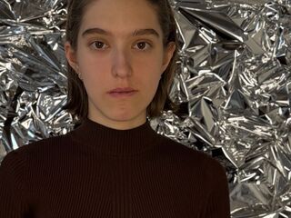 girl shaving pussy MaeganDegiacomo