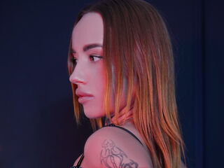 hot cam girl masturbating with dildo MagicalYana