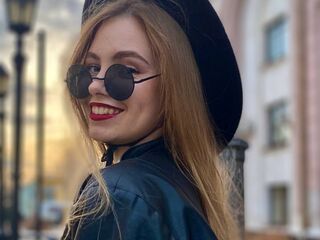 camgirl porn cam MaiaOshman