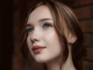 camslut fingering shaved pussy MarlineRose