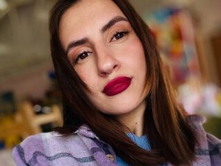 camgirl showing tits MiguelinaCaram