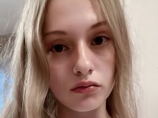 masturbating webcamgirl MillsAlice