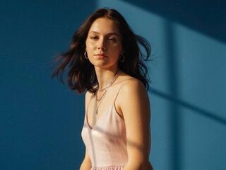 naked cam girl fingering pussy MolliePoydras