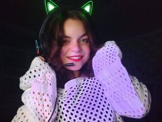 camslut topless MonaRolly