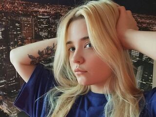 camslut webcam video MonnieMoniz