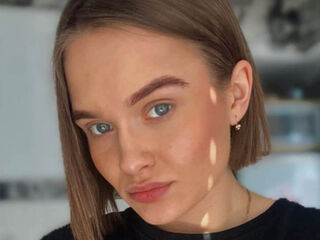shower sex webcam MyriamQuinnan