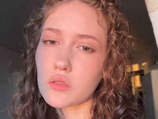 camgirl playing with vibrator MyrnaCarozza