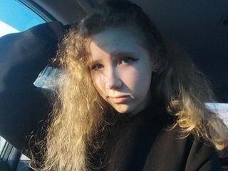 camgirl masturbating with dildo NancyLindemann