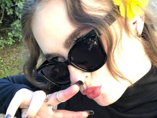 camgirl playing with vibrator QuinnTagaca