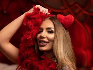 cam girl showing tits RaquelleInks