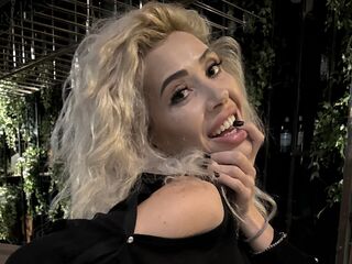 camgirl shaving pussy RiannaReini
