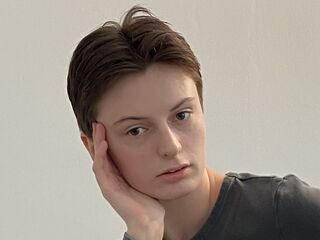 girl shaving pussy RufinaTavolario