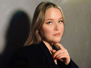 girl chatroom SallySavage