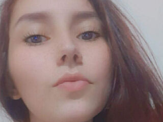 naked camgirl masturbating with vibrator SamanthaHottie