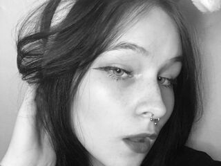 girl chat room SarinaToller