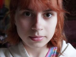 hot naked webcam girl SerafinaGoettl