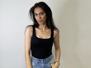 camwhore video ShaniZwick