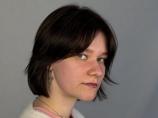 shaved pussy webcam ShiraTorstrick