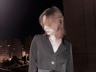 girl webcam show ShirleenWiens