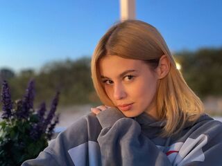 naked girl with webcam masturbating ShyElisaa