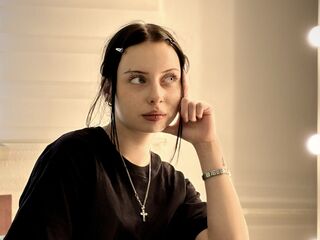 cam girl showing tits SilviaTieken