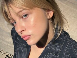 free adultcam SoledadMadon
