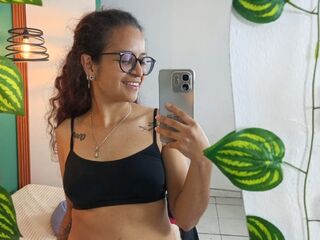 cam girl playing with vibrator SydneyBell