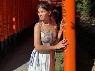 hot girl webcam photo ThuAllin