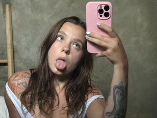 adult cam show TomikaLuczki
